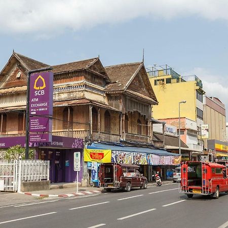 Yha Thapae Station Hostel Chiang Mai Buitenkant foto